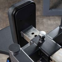 A618 Разведение рук сидя (задние дельты, спина)